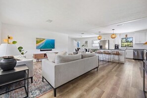 Smart TV, videojuegos, futbolito y libros