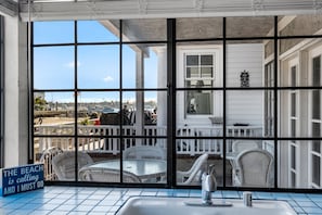 Interior - Lovely 4 bedroom, 3 bath home on 100 block of Grand Canal (Balboa Island)