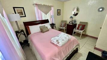 2 bedrooms, in-room safe, desk, free WiFi