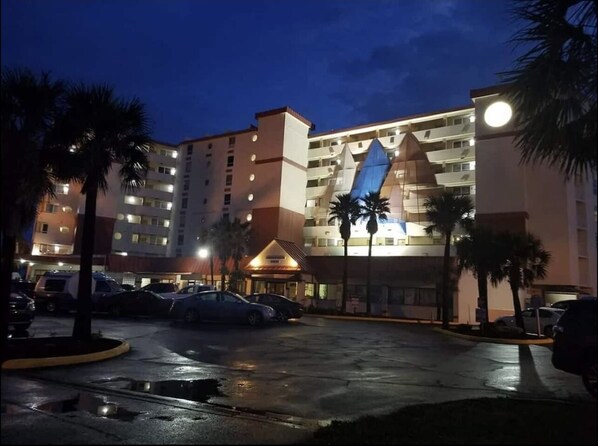 Exterior - Ocean view unit (Daytona Beach)