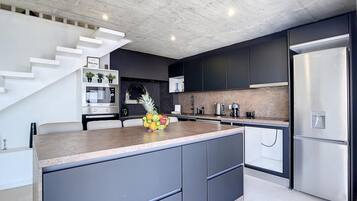 Biệt thự | 2 phòng ngủ, bàn