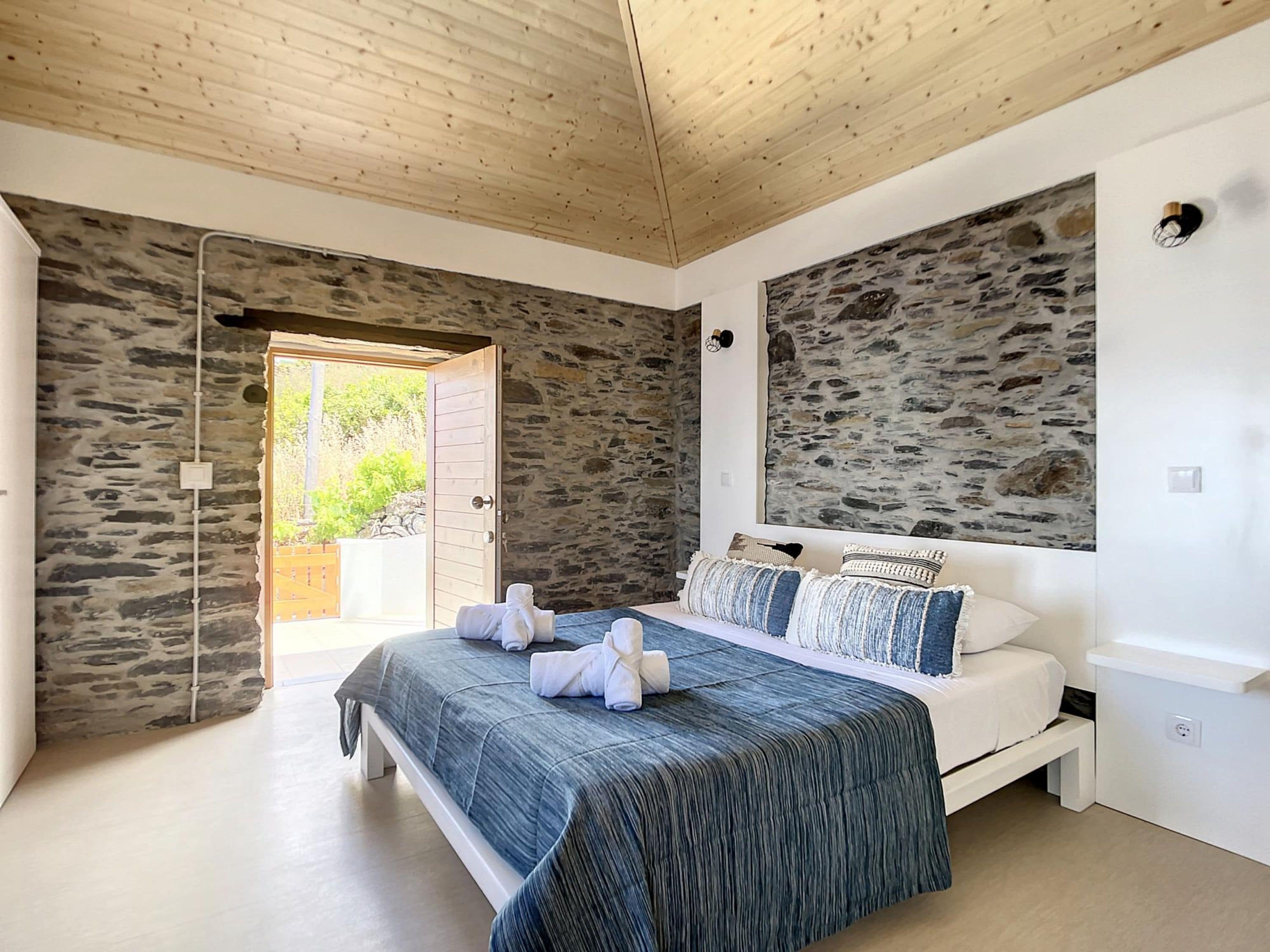 Biệt thự | 2 phòng ngủ, bàn 