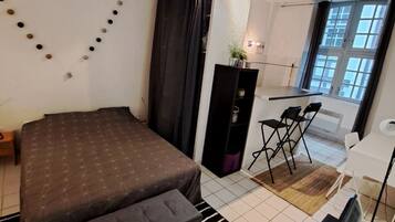 1 bedroom, iron/ironing board, WiFi, bed sheets
