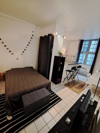 Studio for rent Bayonne city center