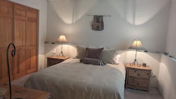 2 habitaciones, escritorio, tabla de planchar con plancha y wifi gratis