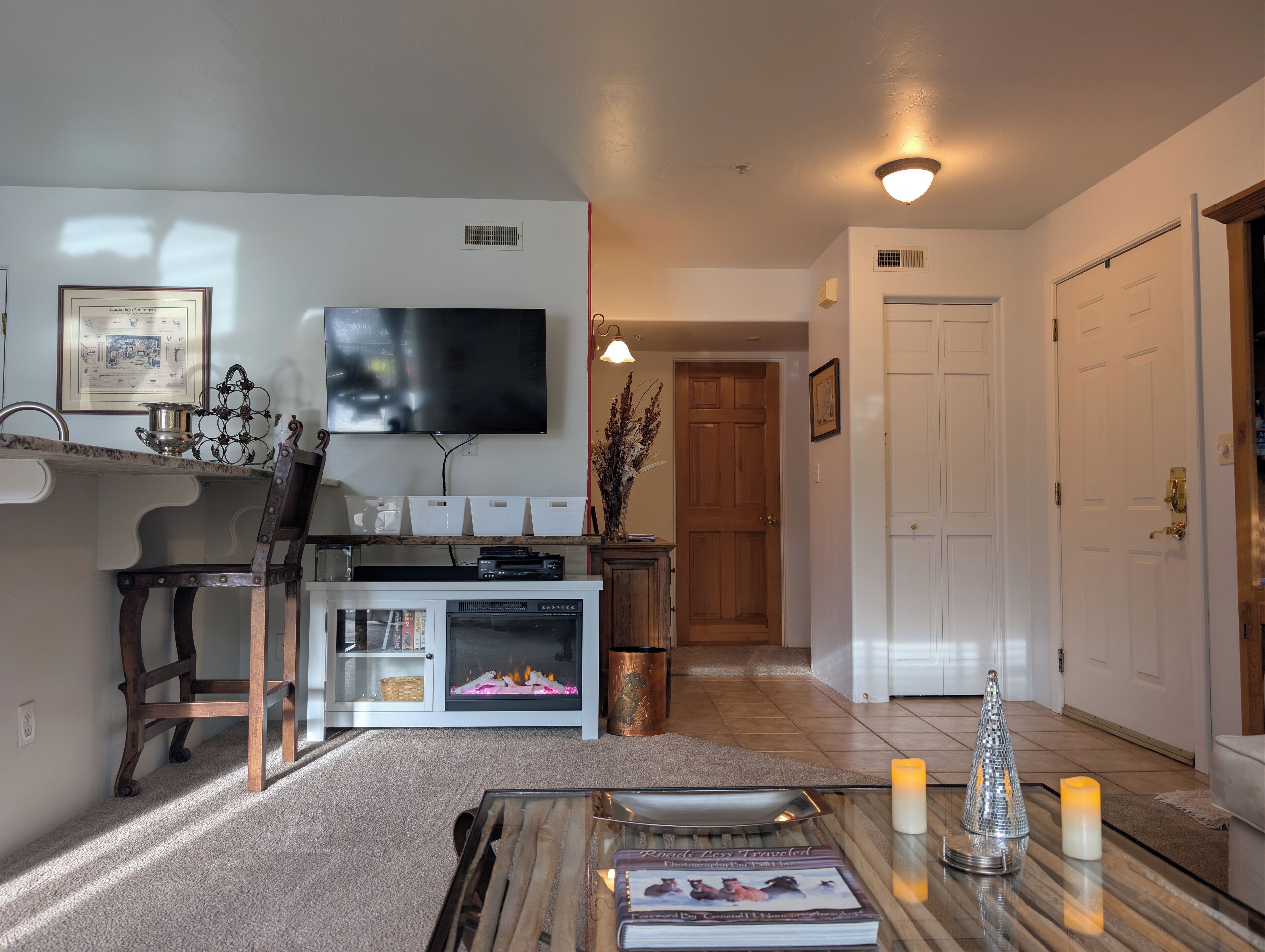 智能电视、DVD 播放器、书