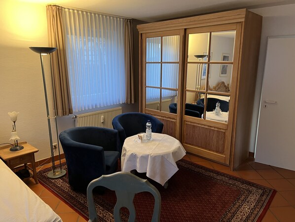 1 室のベッドルーム、WiFi、ベッドシーツ