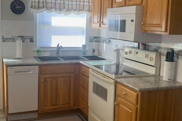 Frigorífic, microones, forn i placa de cuina