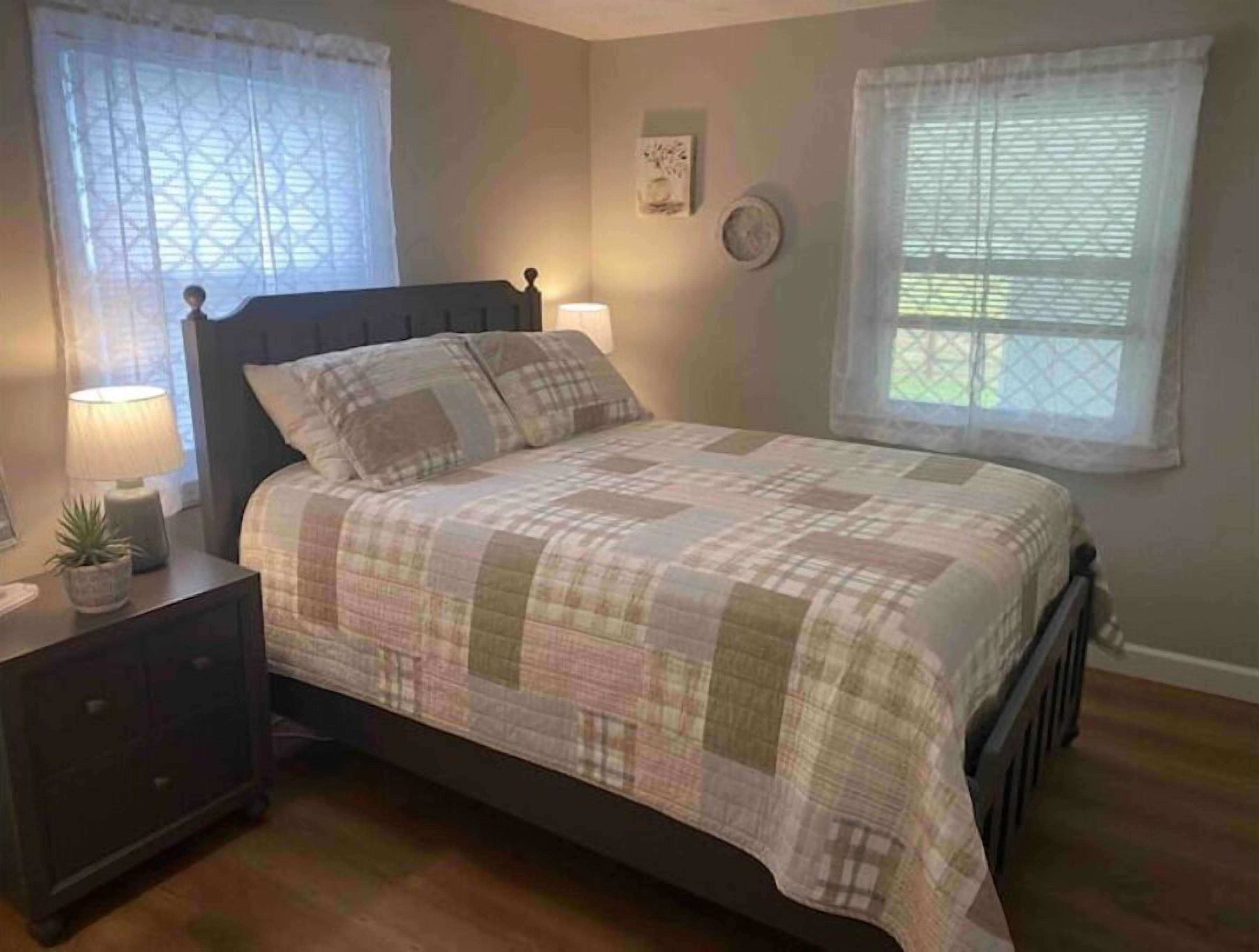 3 bedrooms, free WiFi, bed sheets, wheelchair access