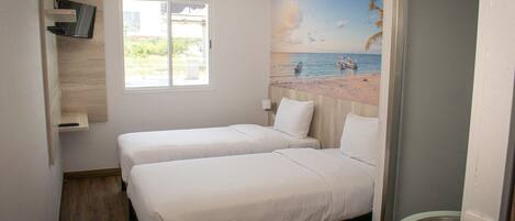 Standard Double Room | Desk, laptop workspace, free WiFi, bed sheets