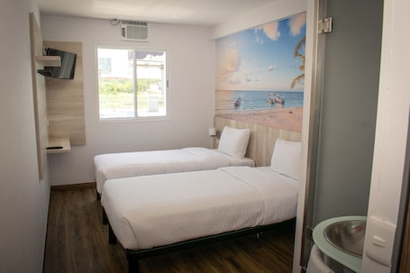 Standard-Doppelzimmer | Schreibtisch, laptopgeeigneter Arbeitsplatz, kostenloses WLAN. Hotel Hi Guadalupe