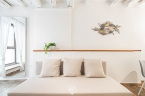 1 bedroom, iron/ironing board, WiFi, bed sheets - Cosmopolitan Retreat (Cagliari)