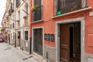 Exterior detail - Cosmopolitan Retreat (Cagliari)