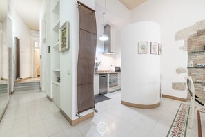 Fridge, oven, stovetop, dishwasher - Piazza Yenne Bliss (Cagliari)