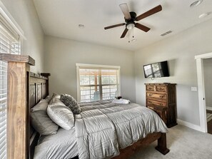 4 bedrooms, iron/ironing board, free WiFi, bed sheets