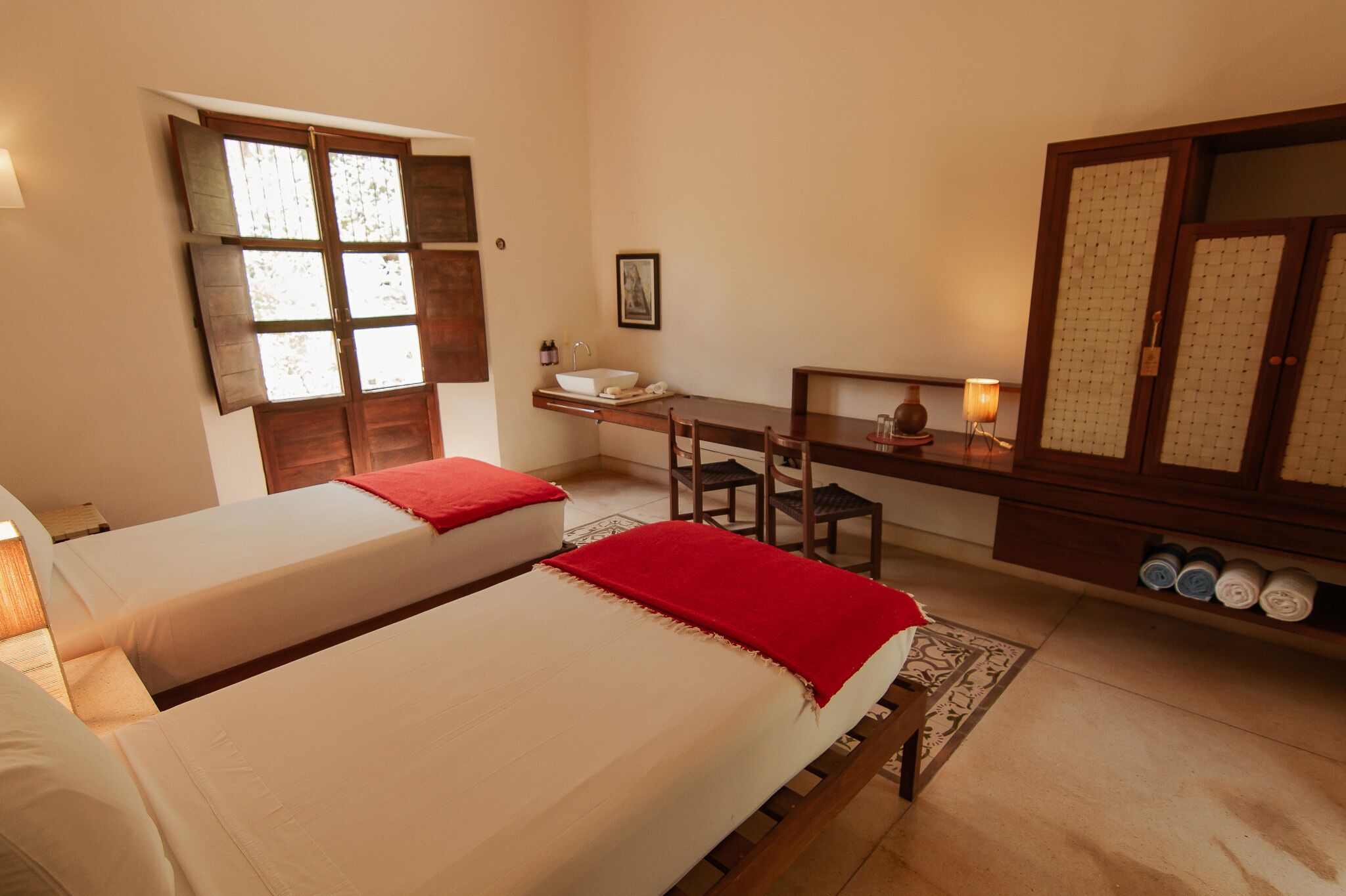 標準客房 | 獨特裝潢、布置獨特、筆電工作空間、床單