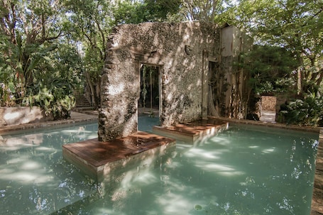 5 piscinas al aire libre, sillones reclinables de piscina. Shambalanté
