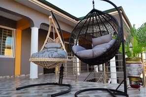 Property grounds - Luxurious Unit In Martha's Place Ghana: #4 (Greater Accra Region,)
