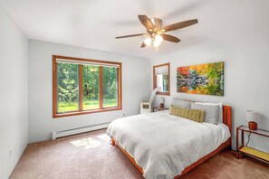 4 bedrooms, free WiFi, bed sheets