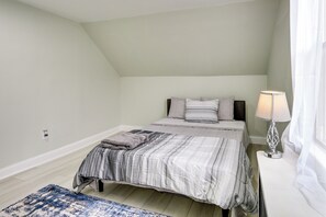 3 bedrooms, iron/ironing board, WiFi, bed sheets