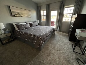 2 soverom, strykejern/-brett, wi-fi (inkludert) og sengetøy