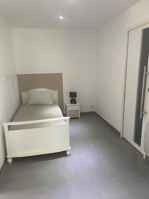 2 chambres, fer et planche à repasser, Wi-Fi, literie fournie