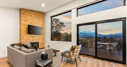 Beautiful Views W/Hot Tub 3bs 2bth Near Aspen