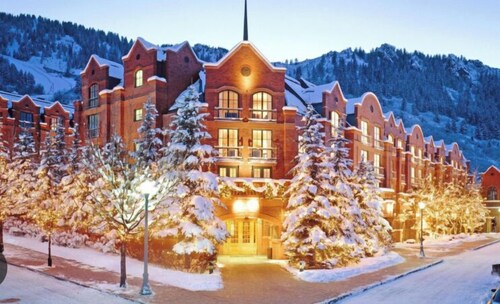 Beautiful Views W/Hot Tub 3bs 2bth Near Aspen