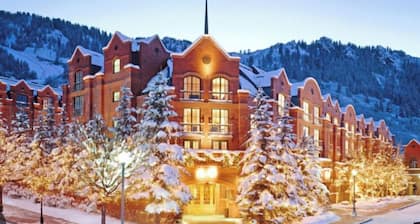 Beautiful Views W/Hot Tub 3bs 2bth Near Aspen