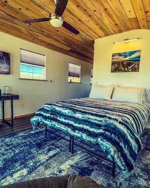 1 bedroom, desk, laptop workspace, free WiFi