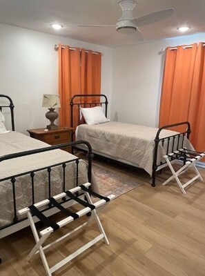 2 habitaciones, tabla de planchar con plancha y wifi gratis