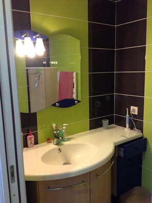 Dusche, Seife, Toilettenpapier