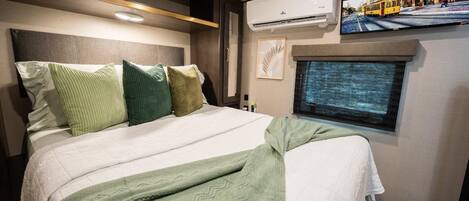 1 bedroom, iron/ironing board, free WiFi, bed sheets