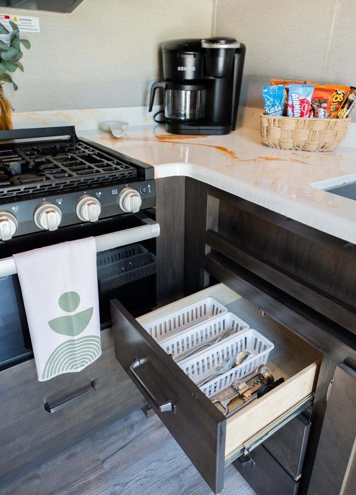 Fridge, microwave, dishwasher, coffee/tea maker