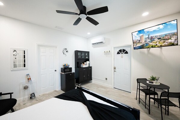 1 bedroom, desk, iron/ironing board, free WiFi