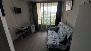 TV - Location Vacances sud le France le cap Dagde Piscine Parking 2 Plages à 250 m (Agde)