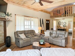 4 habitaciones, escritorio, wifi gratis y ropa de cama