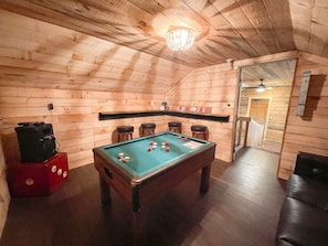 Spielezimmer