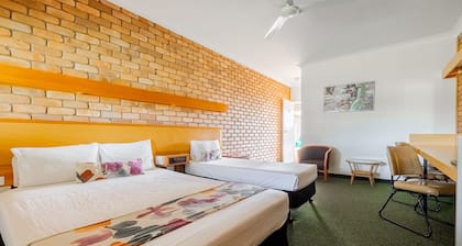 Landsborough Lodge Motel