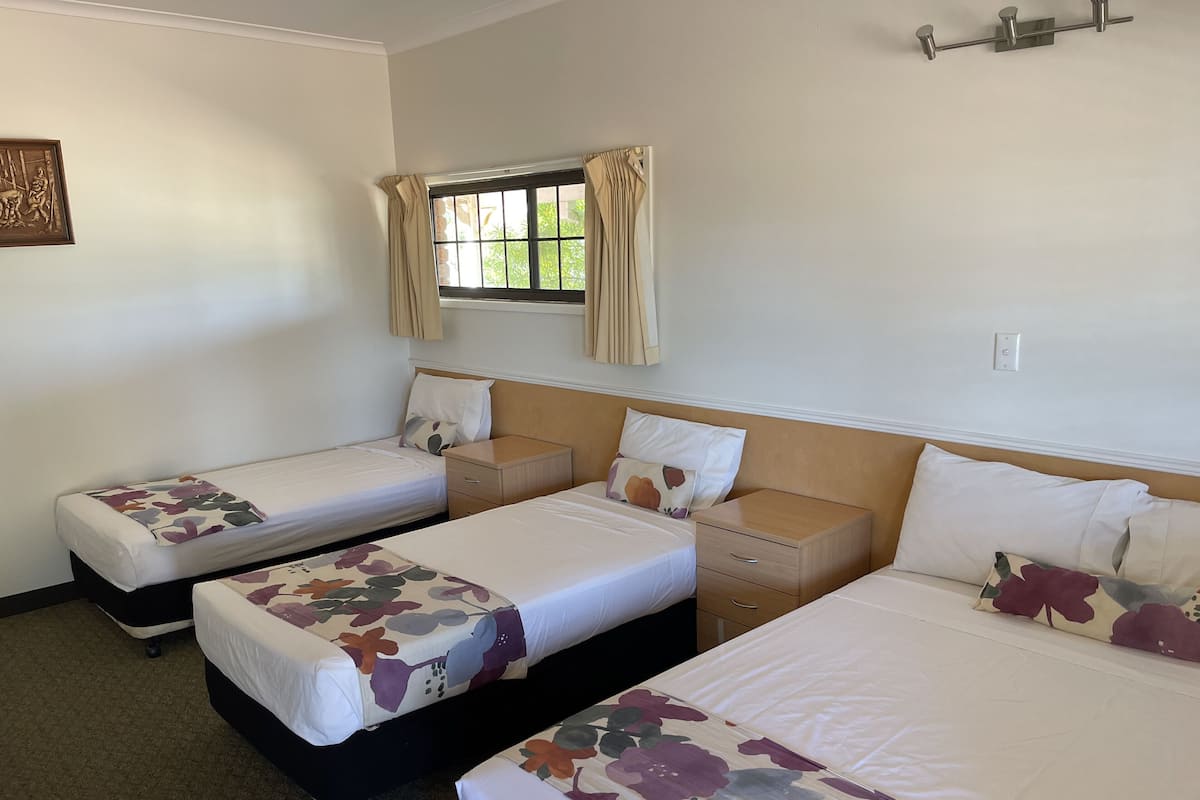 Design Room | 1 bedroom, laptop workspace, iron/ironing board, free WiFi
