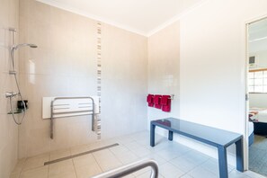 Basic Room | Bathroom | Towels