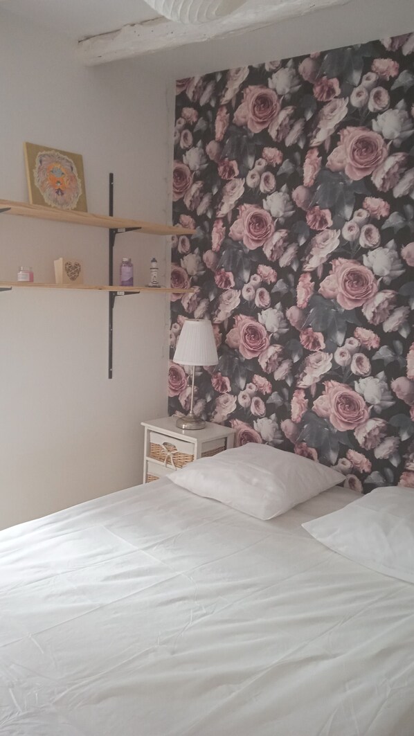 4 bedrooms, iron/ironing board, WiFi