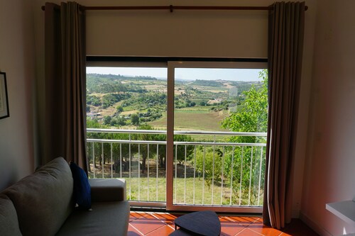 Bungalow near Alcobaça with wonderful views of the green West region