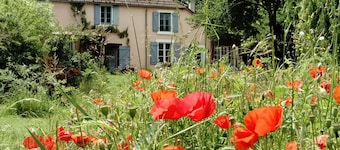 Attractive holiday home in central France