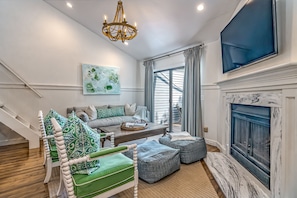 TV - Updated condo with balcony view of the golf course! Community Pool (Bald Head Island)