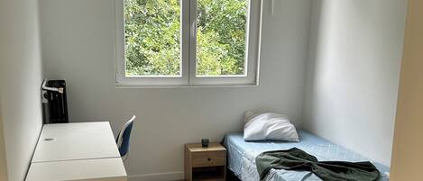 1 bedroom, bed sheets