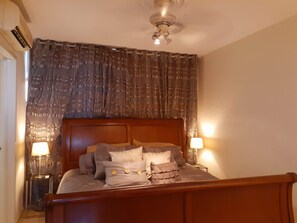 1 bedroom, internet, bed sheets - Location , location, location apartament in the best area Piantini (Santo Domingo)