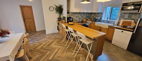 Mikrowelle, Ofen, Herdplatte, Geschirrspüler