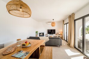 Dining - Casa Zita Mar - Ibiza style villa, beach nearby & magical view (Cala Llonga)