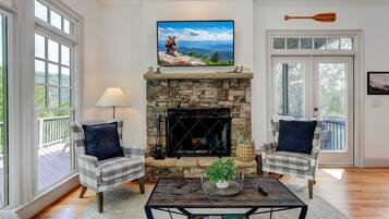 TV, fireplace